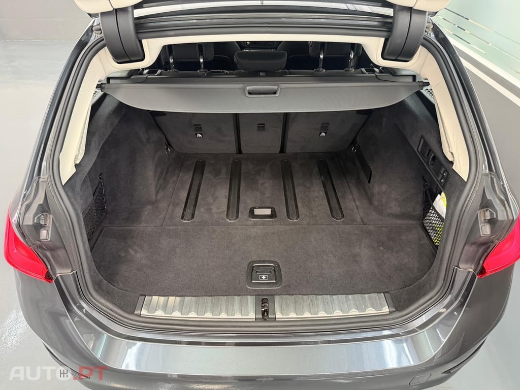 BMW 320 d Touring xDrive Line Sport Auto
