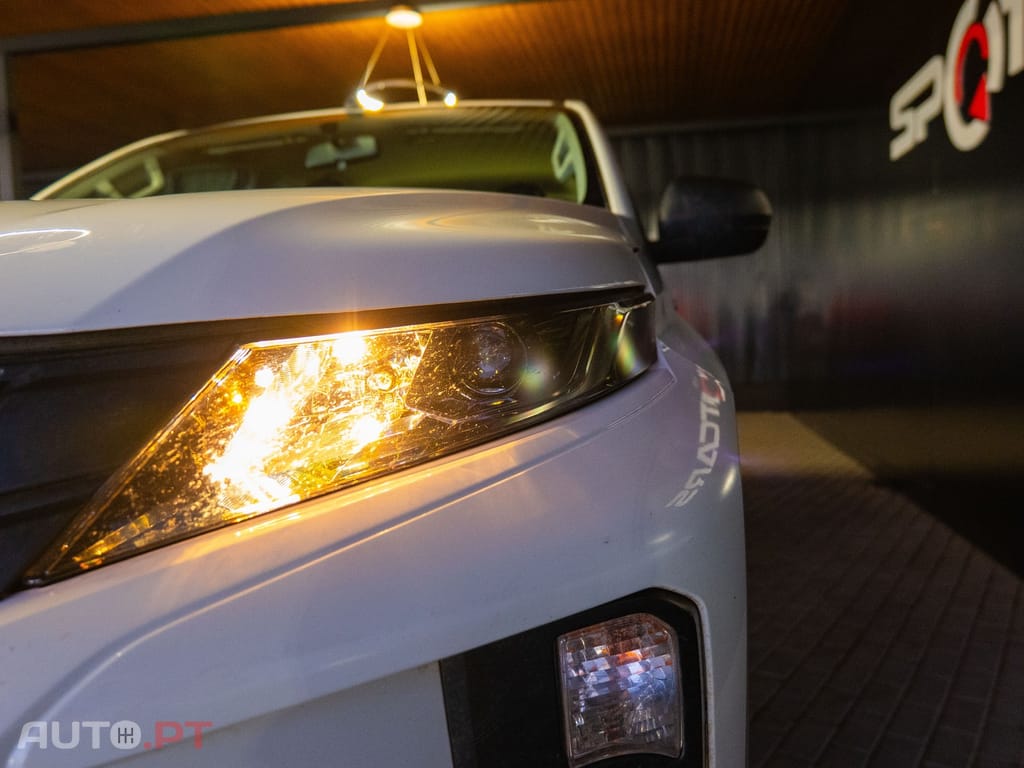 Mitsubishi L200 2.3 DI-D CD Invite 4WD