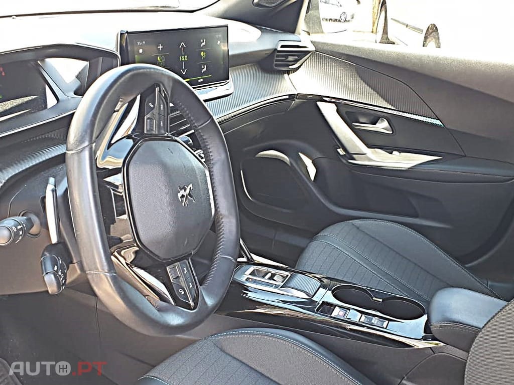 Peugeot 2008 1.2 PureTech Allure Pack EAT8