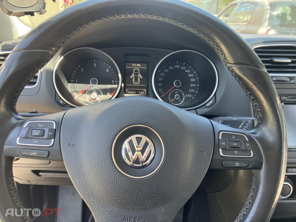 Volkswagen Golf 1.6 TDI confortline DSG