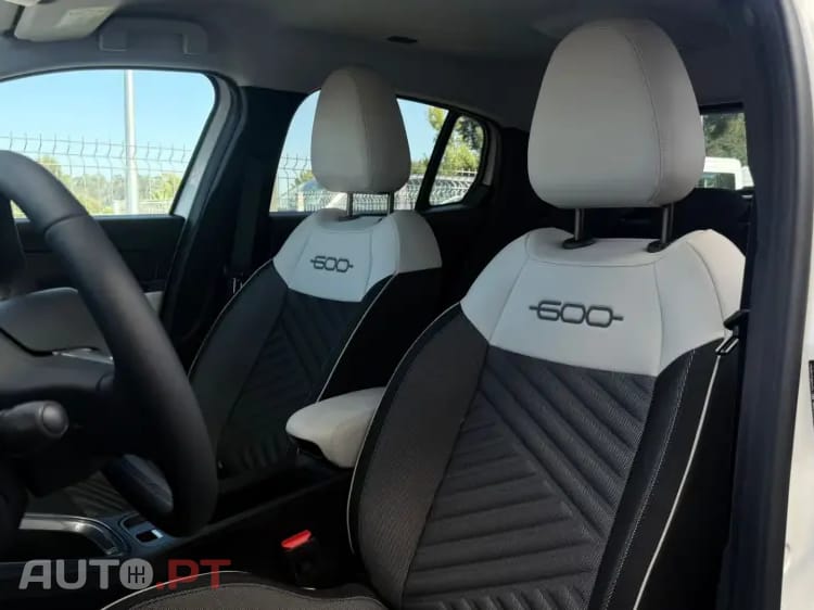 Fiat 600 1.2 Hybrid La Prima