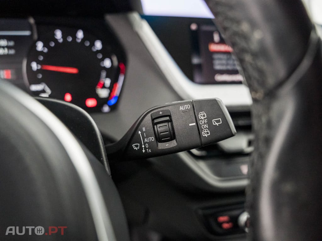 BMW 118 i Pack Desportivo M Auto