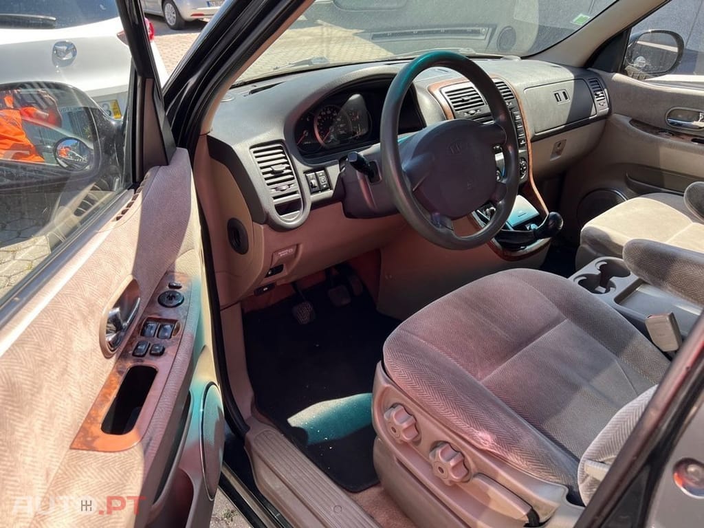 Kia Carnival 2.9 CRDi EX Confort