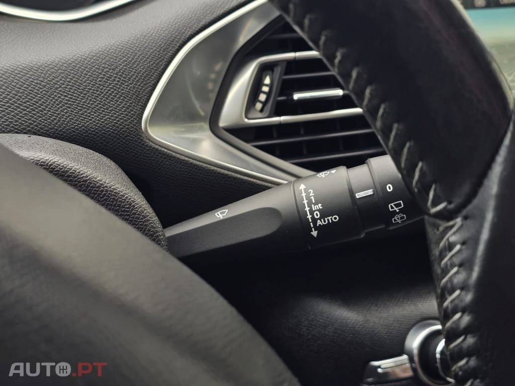Peugeot 308 1.6 BlueHDi Allure J17