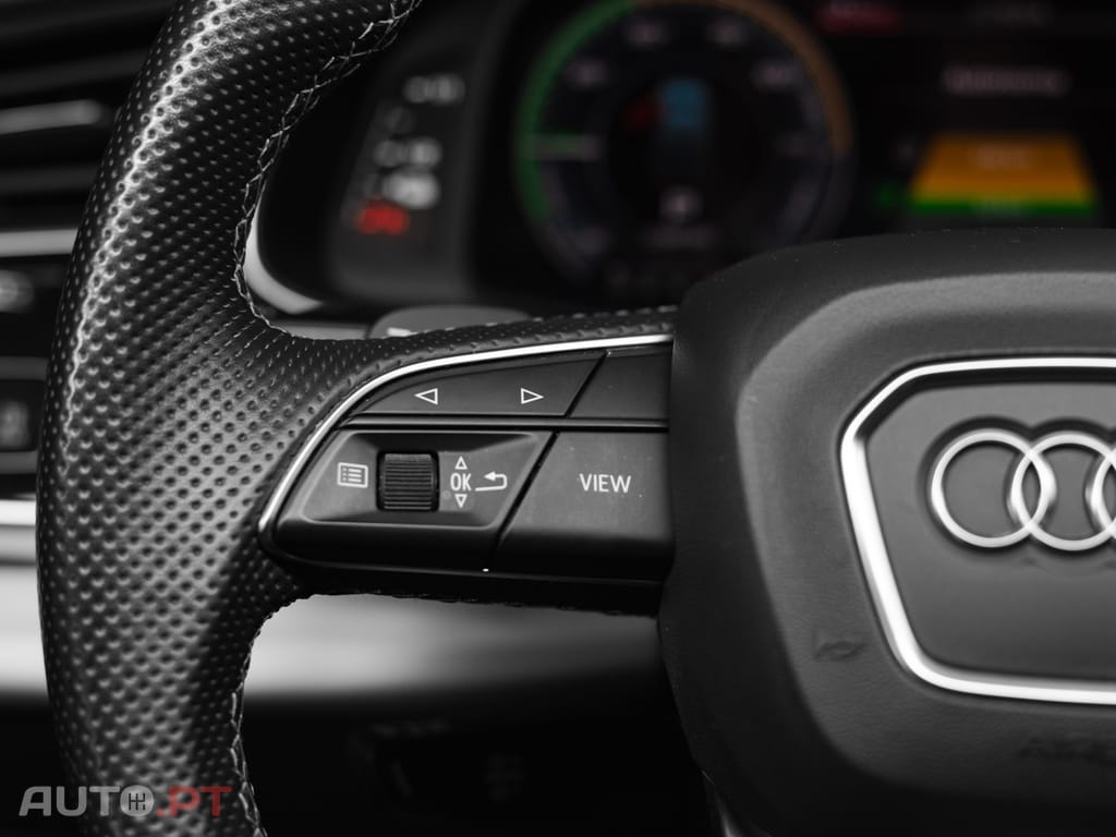 Audi Q7 55 TFSIe quattro S line Tiptronic