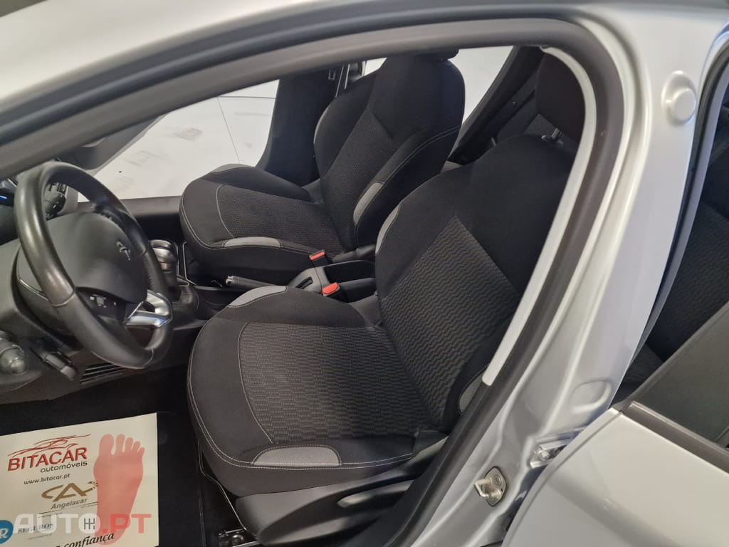 Peugeot 208 1.2 STYLE