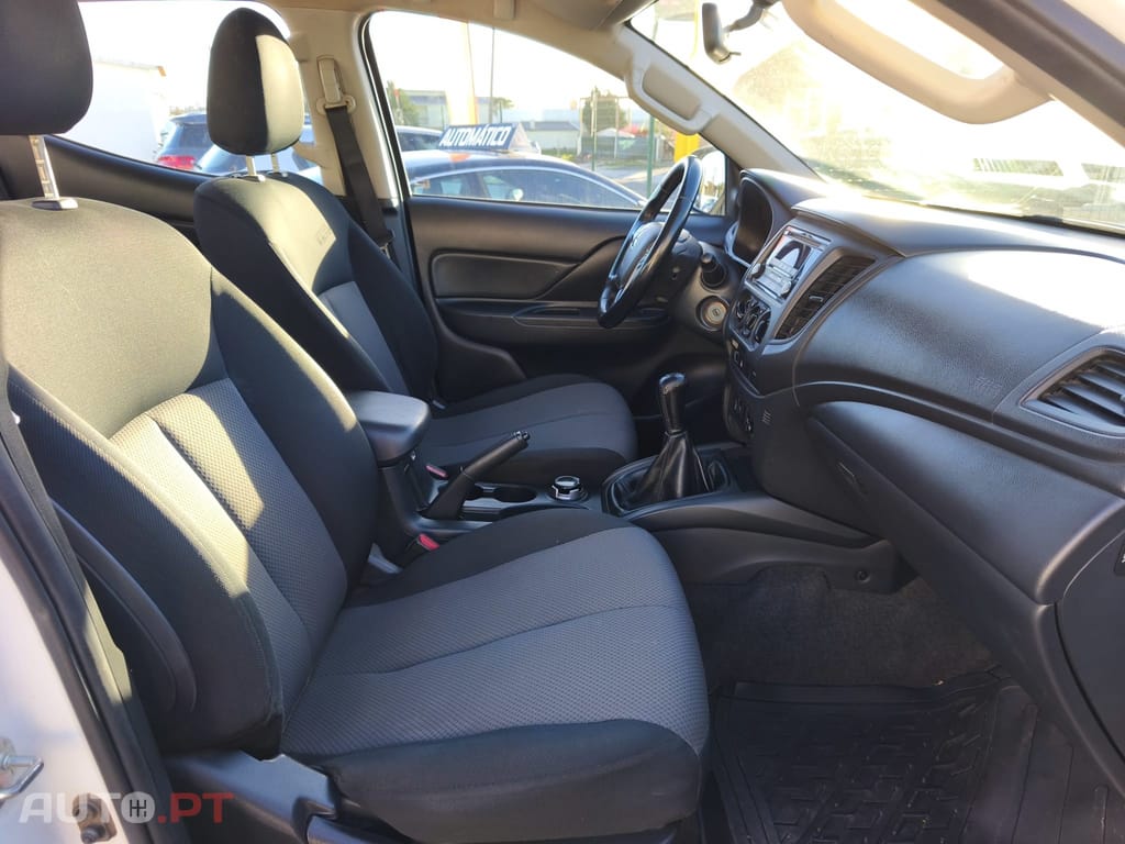 Mitsubishi L200 2.3 DI-D Strakar Space Cab Connect Edition 4WD