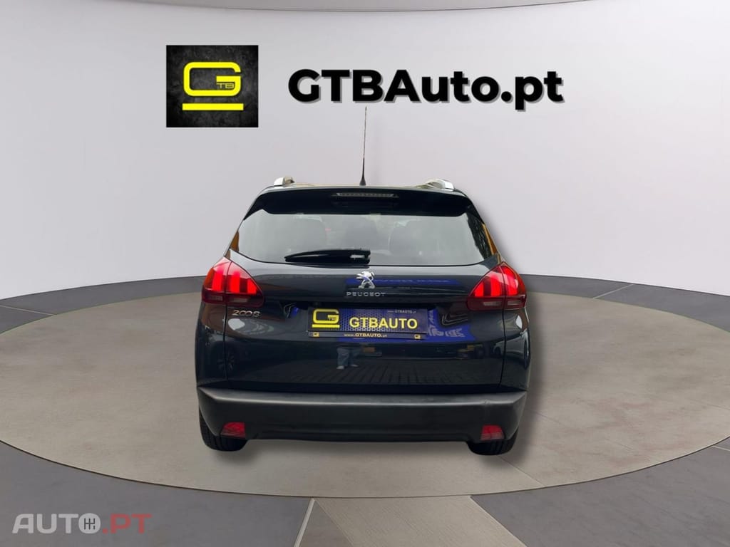 Peugeot 2008 1.2 e-VTi Style