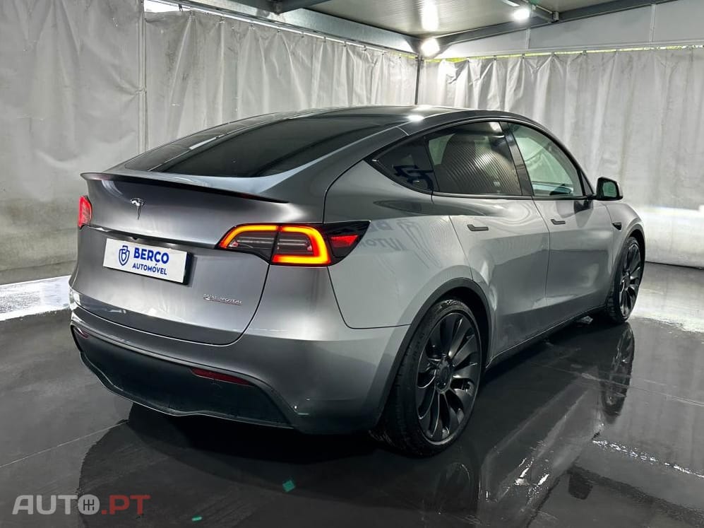 Tesla Model Y Performance Dual Motor AWD