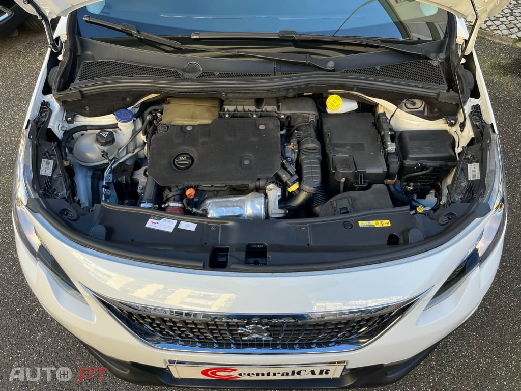 Peugeot 2008 1.5 BlueHDi Signature