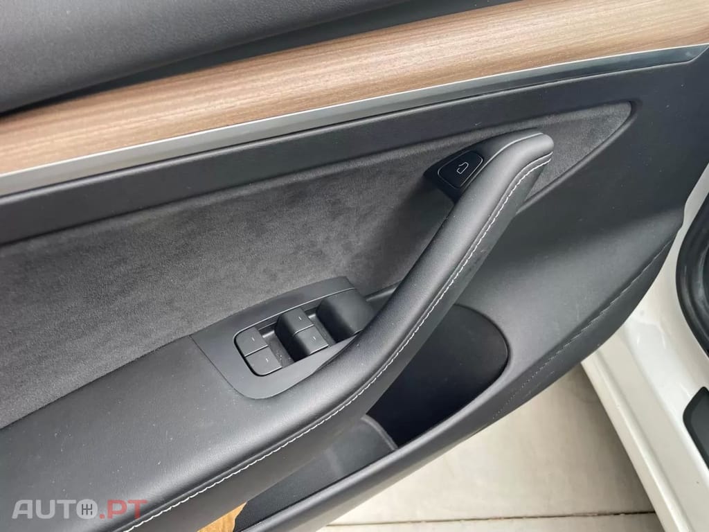 Tesla Model 3 RWD