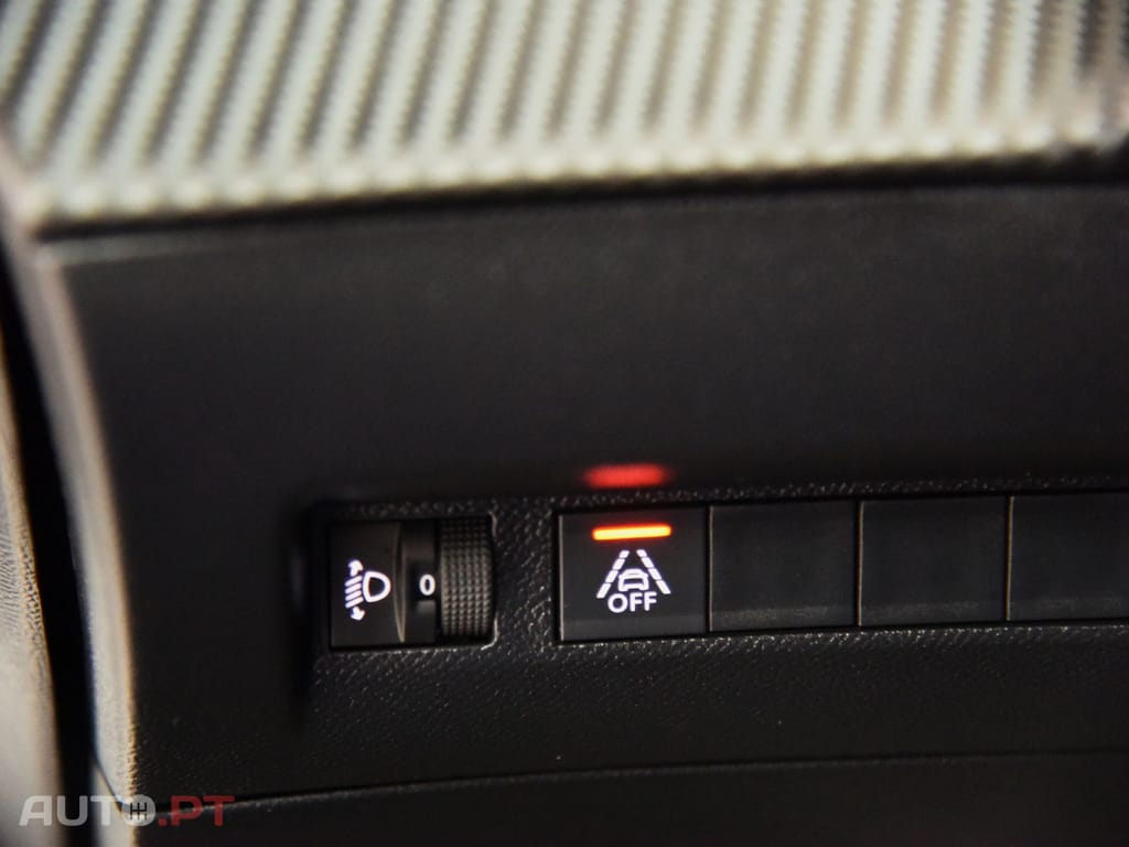 Peugeot E-208 ACTIVE PACK