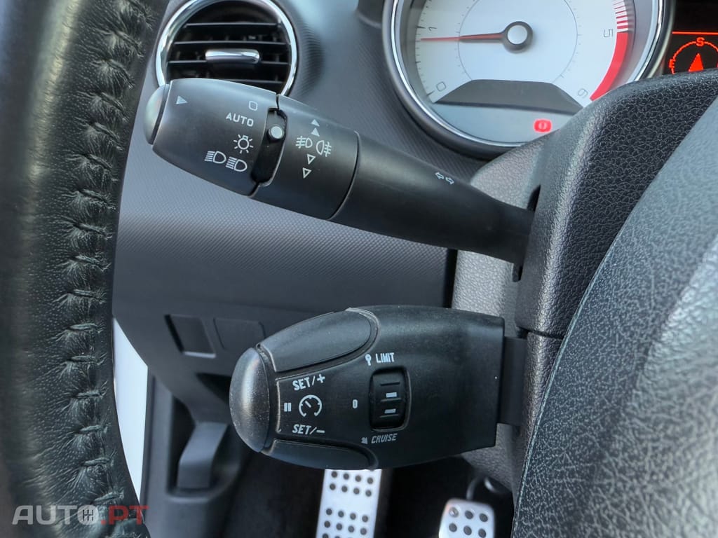 Peugeot 308 CC 2.0 HDi Roland Garros