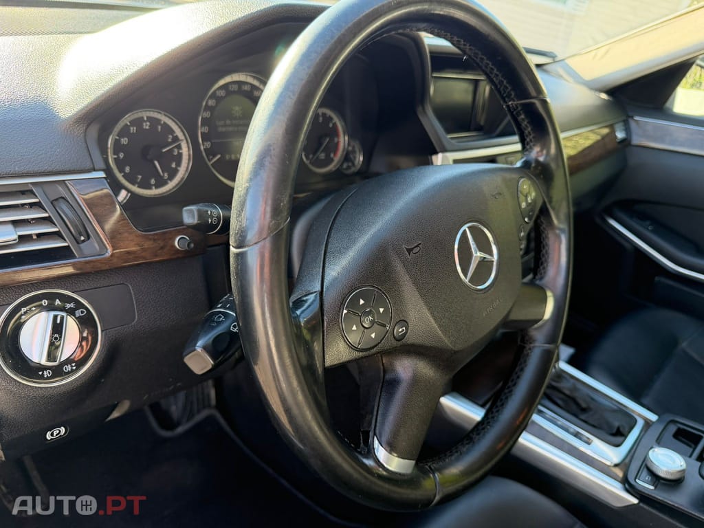 Mercedes-Benz E 220 CDi Avantgarde BlueEf. Auto.