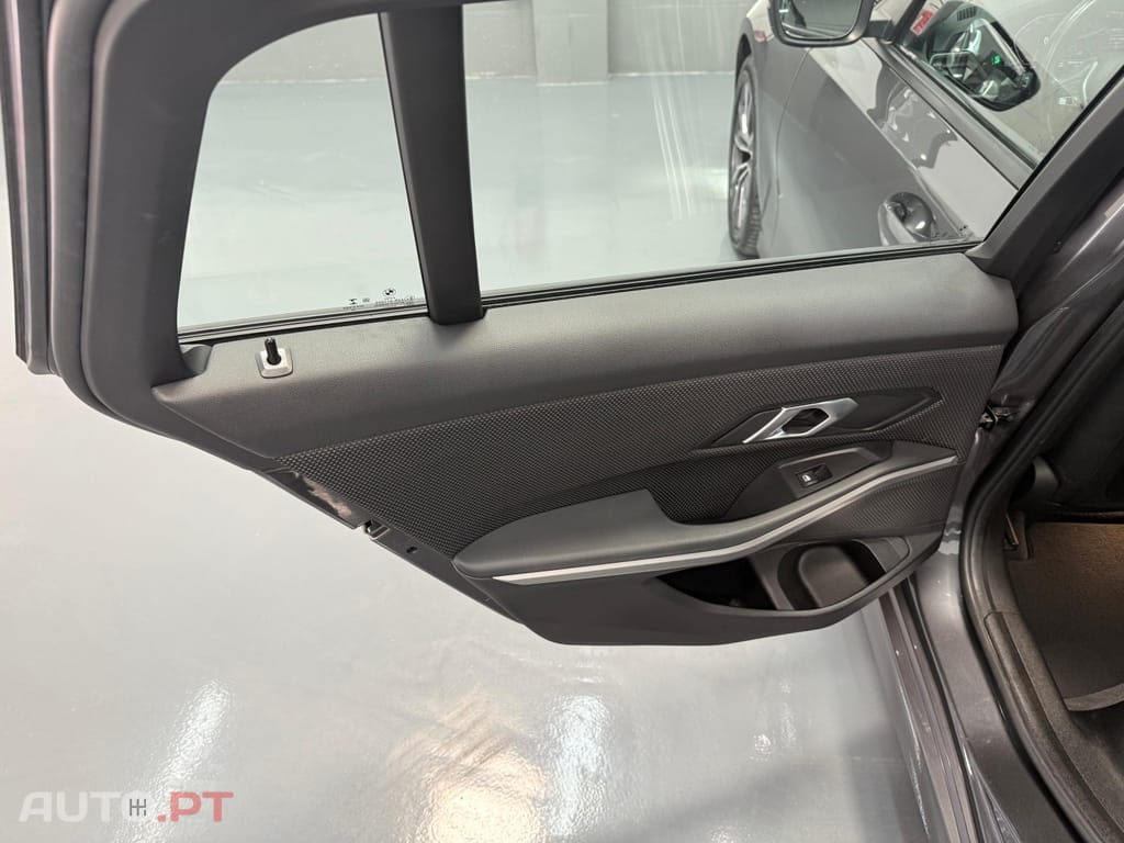 BMW 320 d Touring xDrive Line Sport Auto