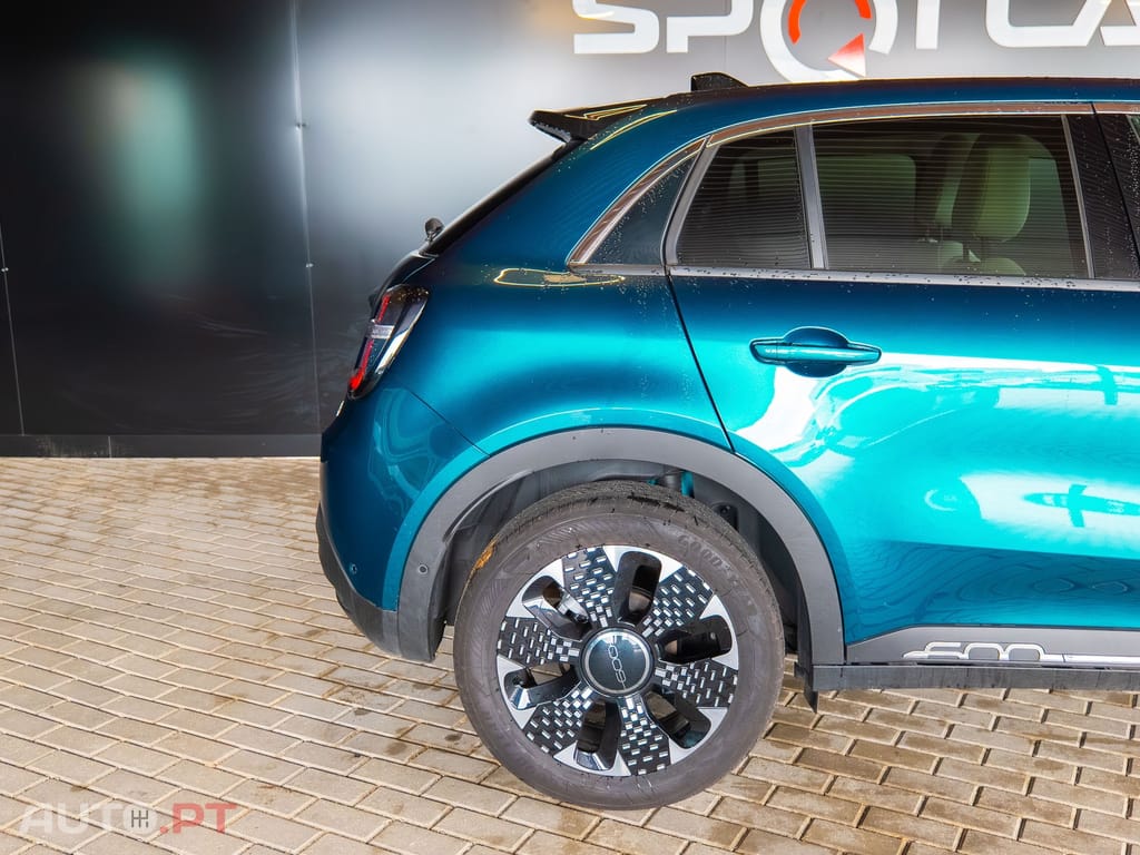 Fiat 600 1.2 Hybrid La Prima