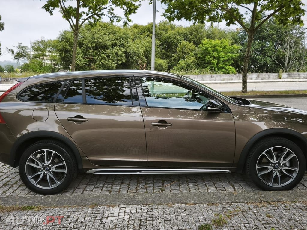 Volvo V60 Cross Country 2.0 D3 Summum Geartronic