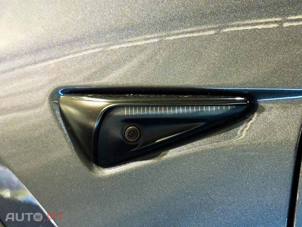 Tesla Model Y Long Range Dual Motor AWD
