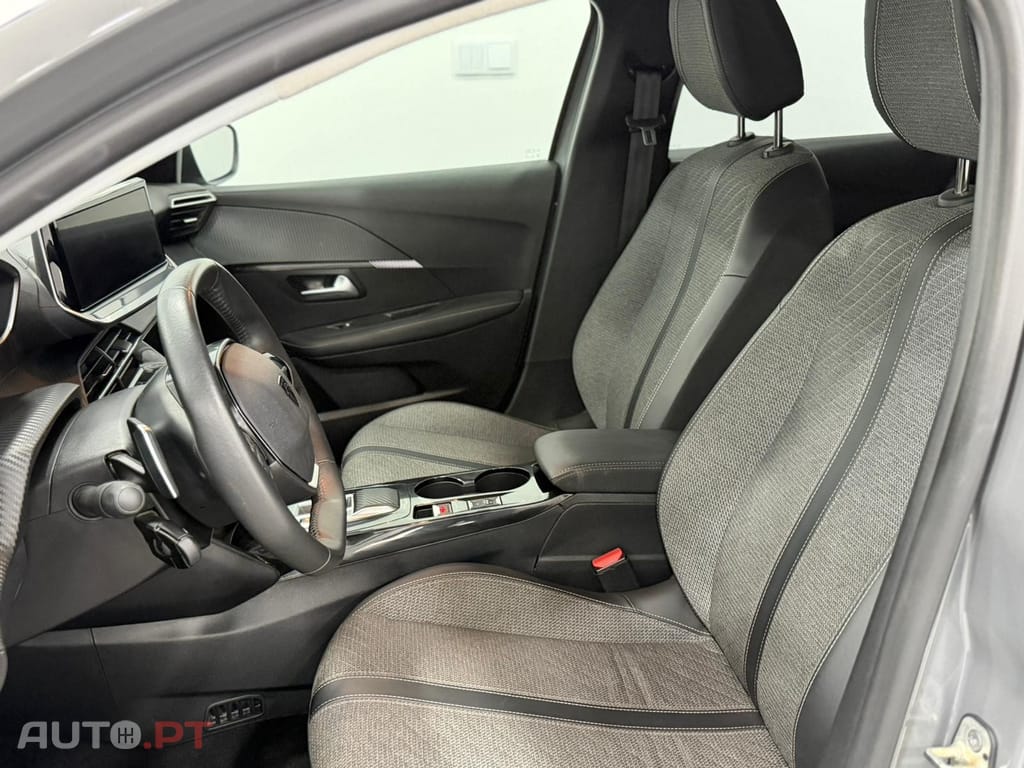 Peugeot 208 1.2 Hybrid Allure e-DCS6