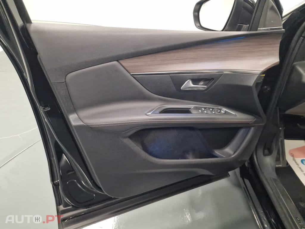 Peugeot 3008 1.6 Hybrid4 GT Line e-EAT8
