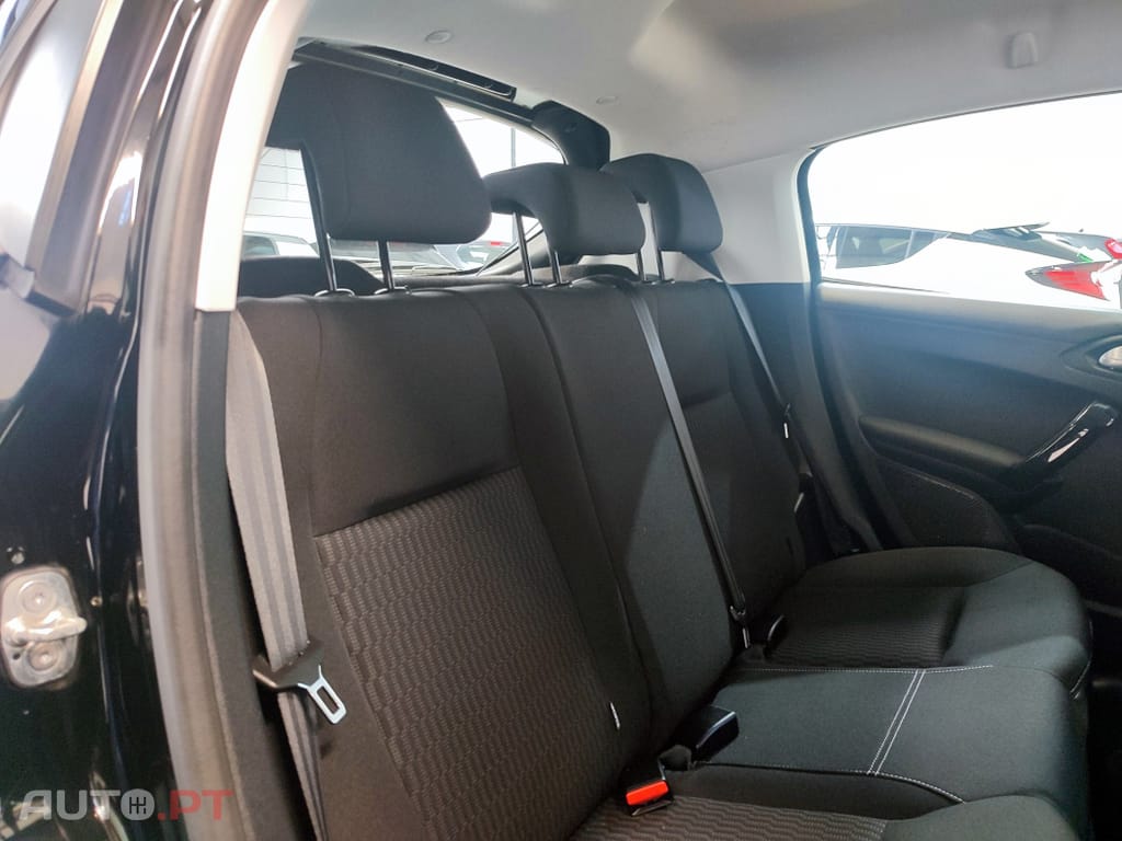 Peugeot 208 ACTIVE