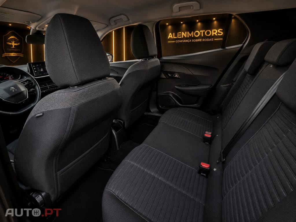 Peugeot 2008 PureTech 100 Style