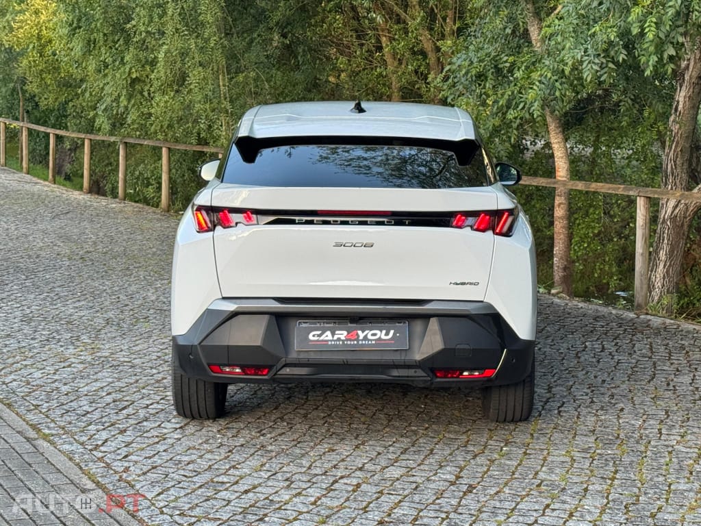 Peugeot 3008 1.2 Hybrid Allure e-DCS6