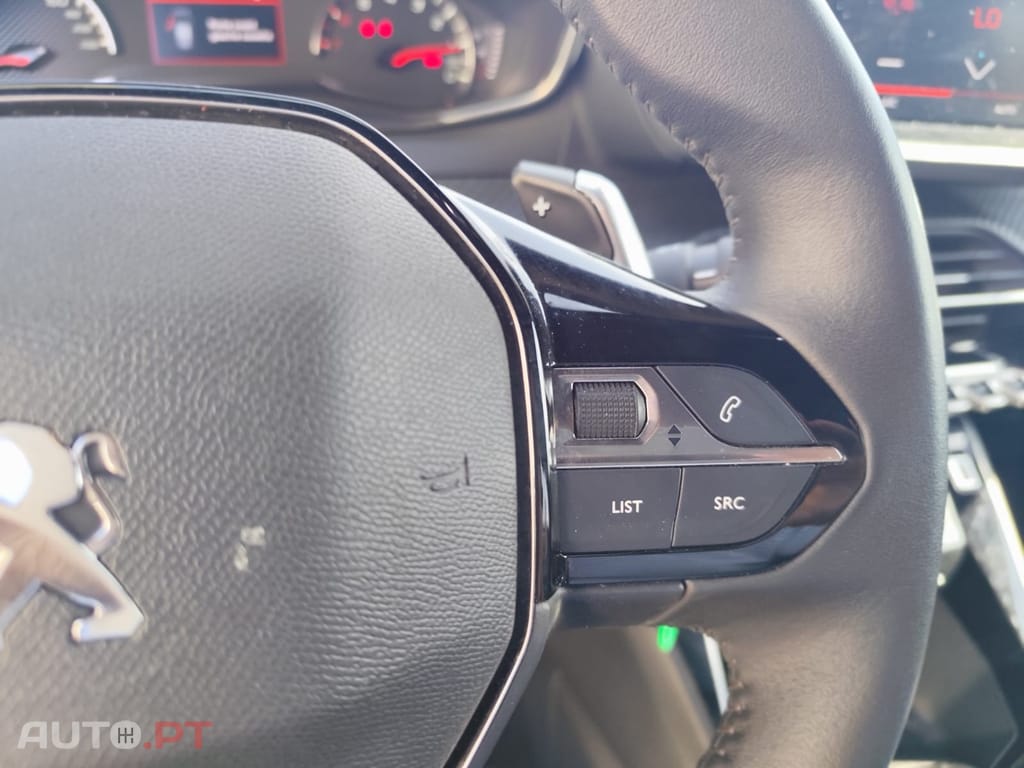 Peugeot 2008 1.2 PureTech Allure EAT8