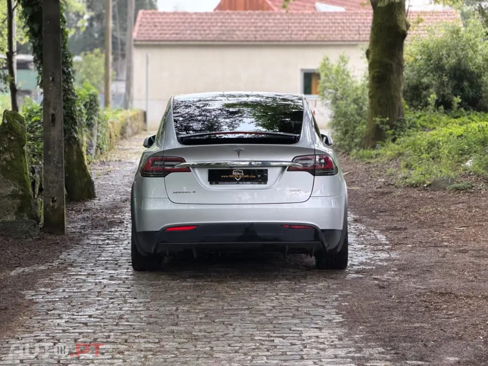 Tesla Model X 100D