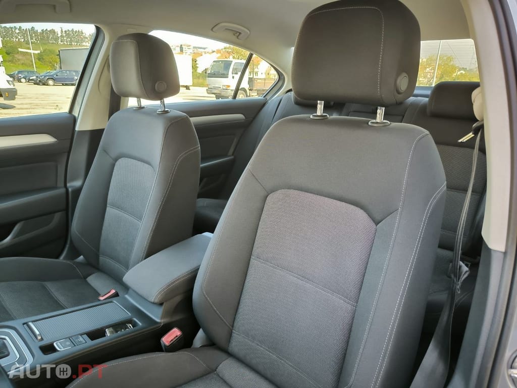 Volkswagen Passat 2.0 TDI Business P.DSG