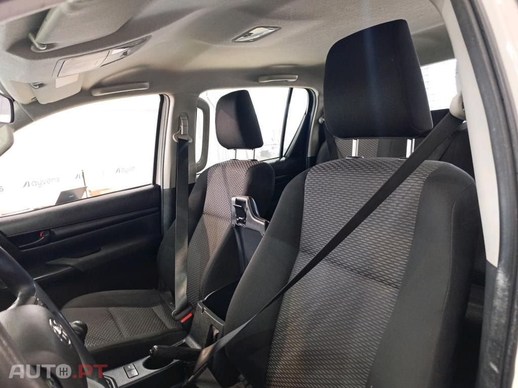 Toyota Hilux HILUX 2.4 D-4D 4WD CD