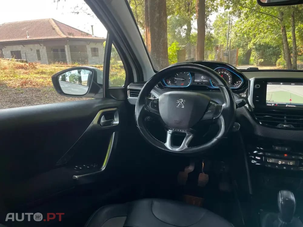 Peugeot 2008 1.2 PureTech Allure