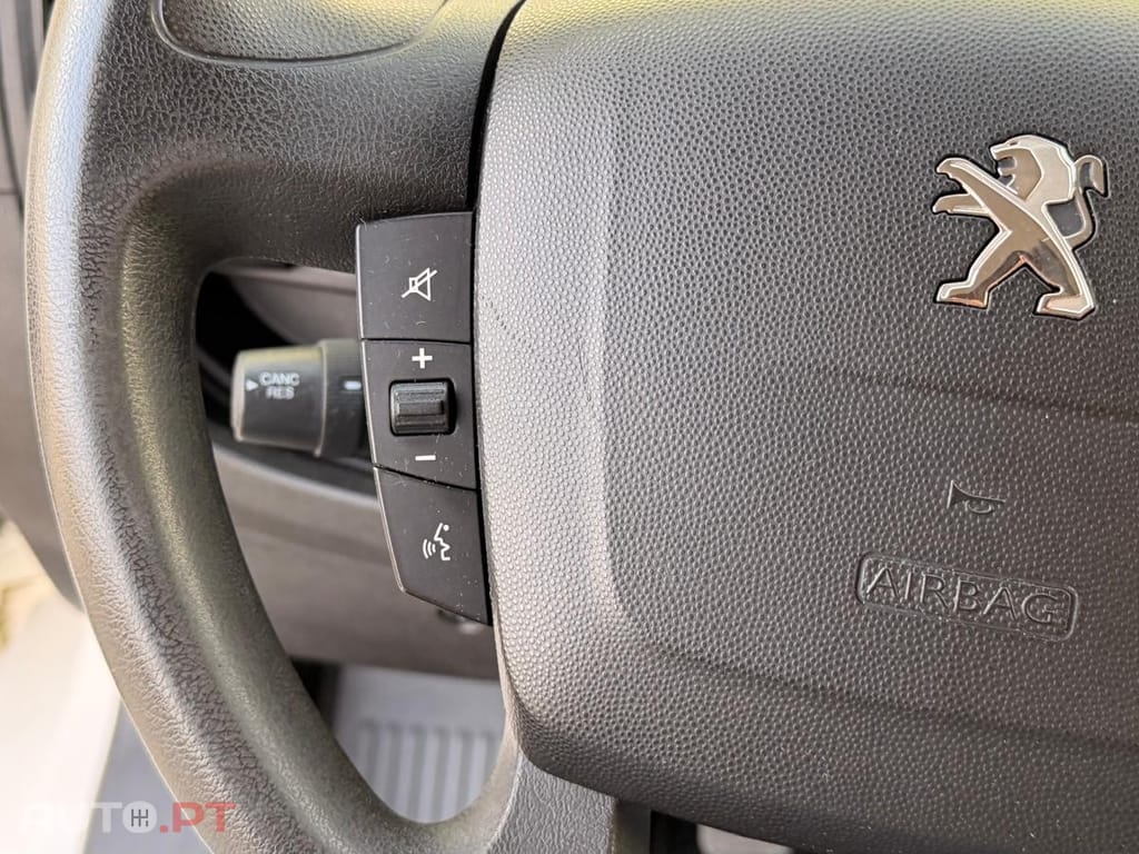Peugeot Boxer 2.0 BlueHDi 335 L3H2 Pro