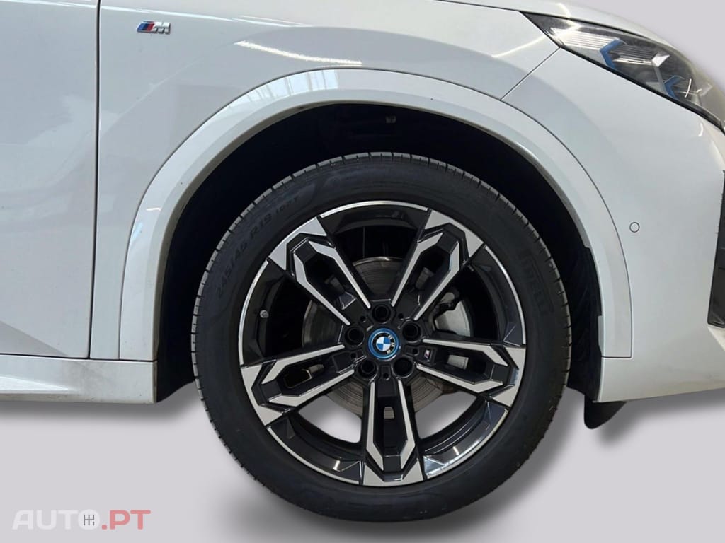 BMW iX2 I.V.A DEDUTIVEL eDrive20 M Sport