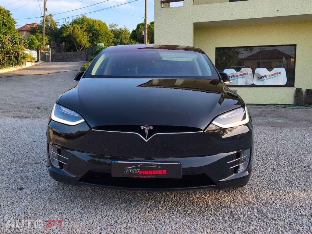 Tesla Model X 100D