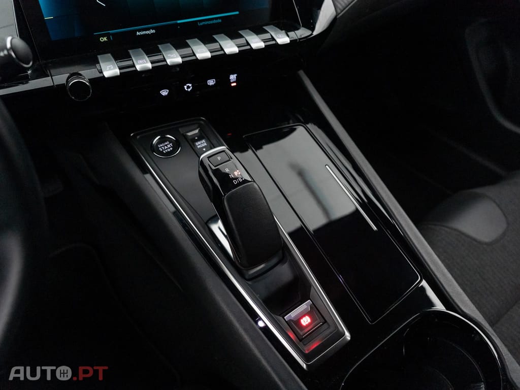 Peugeot 508 SW 1.6 Hybrid Allure e-EAT8 — fotografia 26