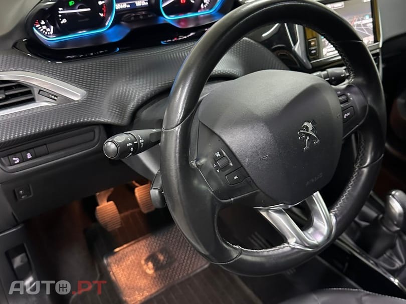 Peugeot 2008 1.2 PureTech Allure