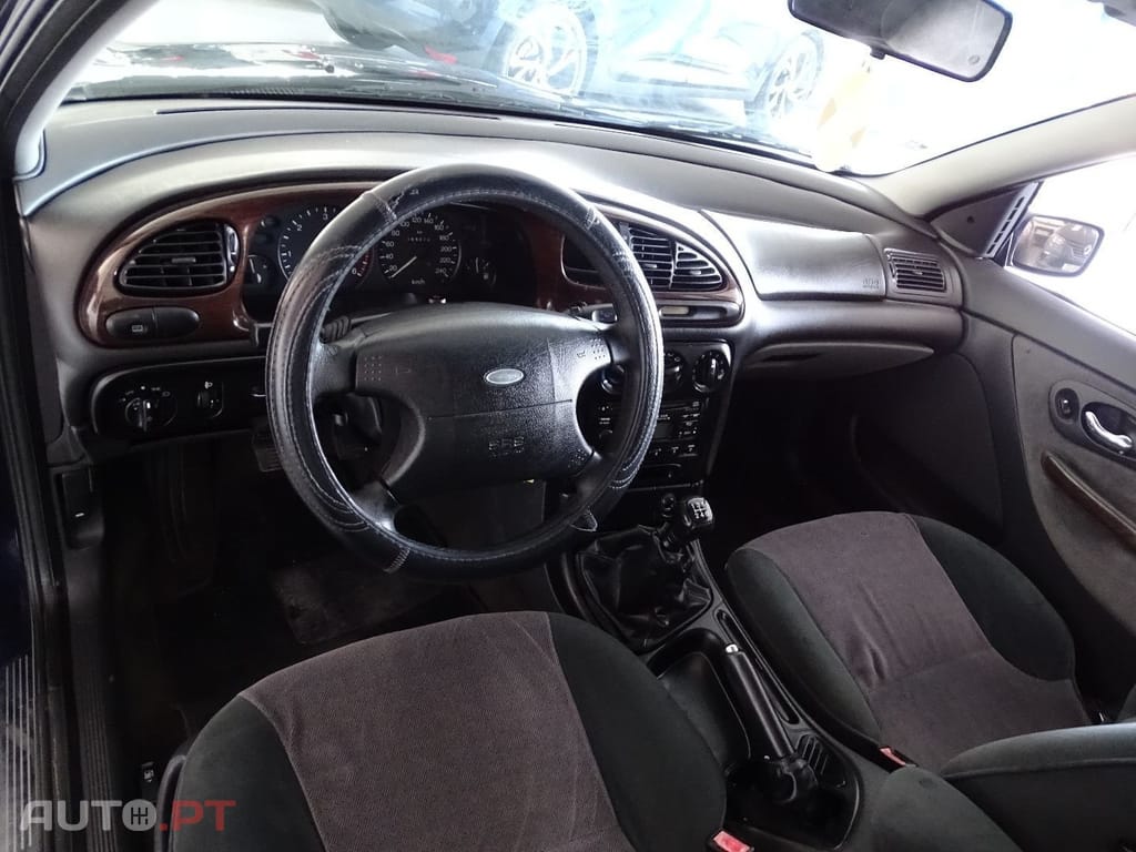 Ford Mondeo 1.8 TD Ghia