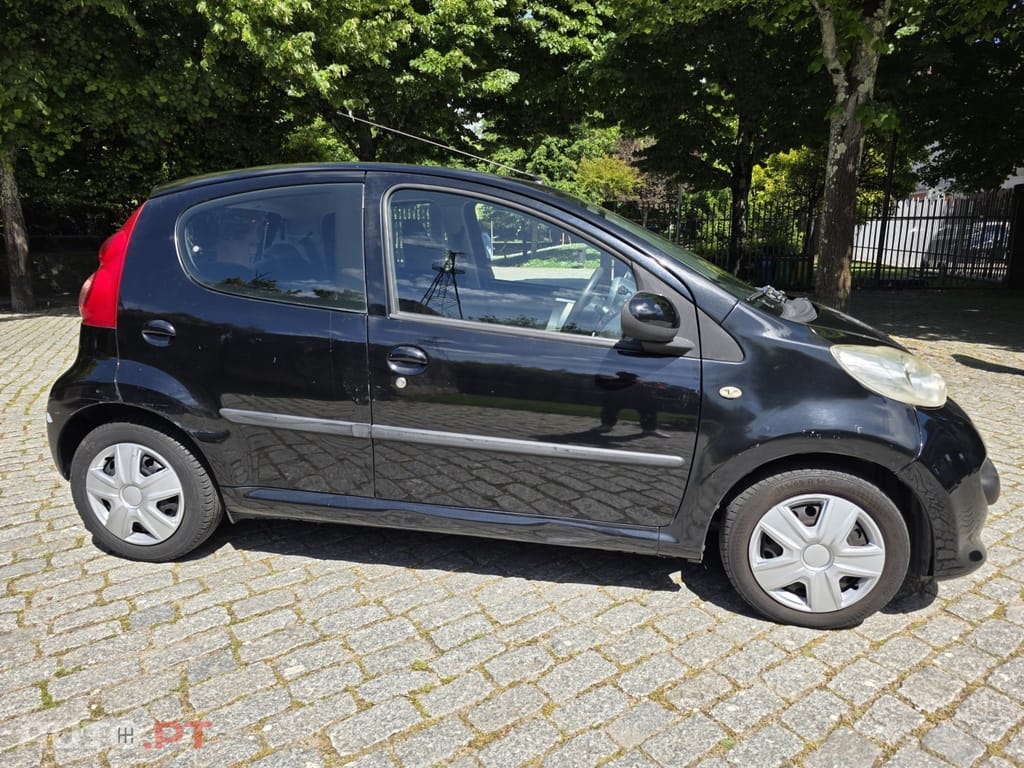 Peugeot 107 1.0 Active — fotografia 5