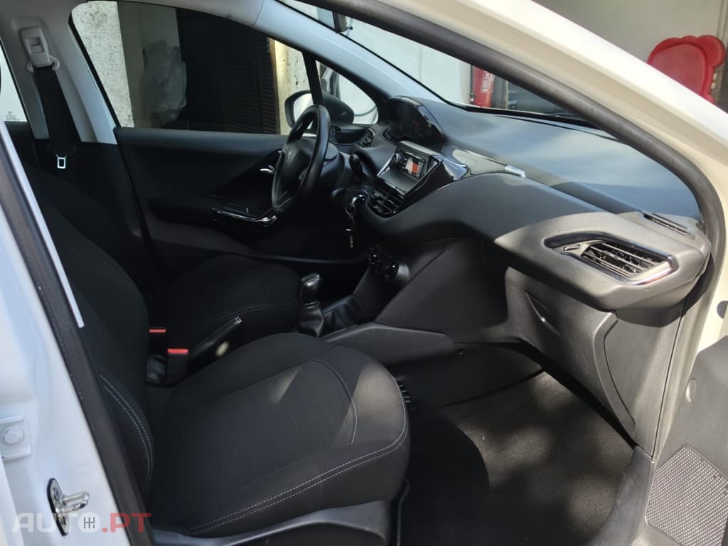Peugeot 208 1.4 HDi