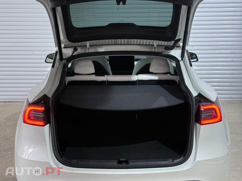 Tesla Model Y Long Range Dual Motor AWD