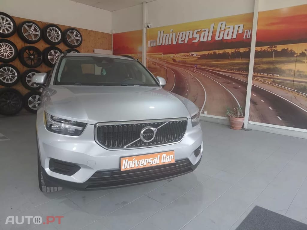 Volvo XC40 1.5 T3 Momentum Tech Edition