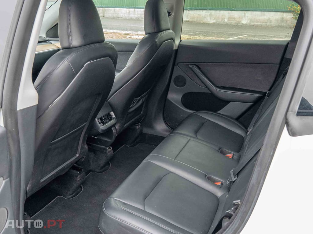 Tesla Model Y Long Range Dual Motor AWD