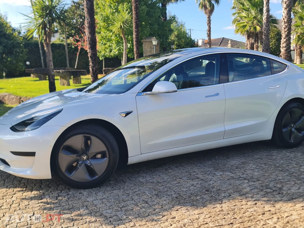 Tesla Model 3 Tração Traseira Premium