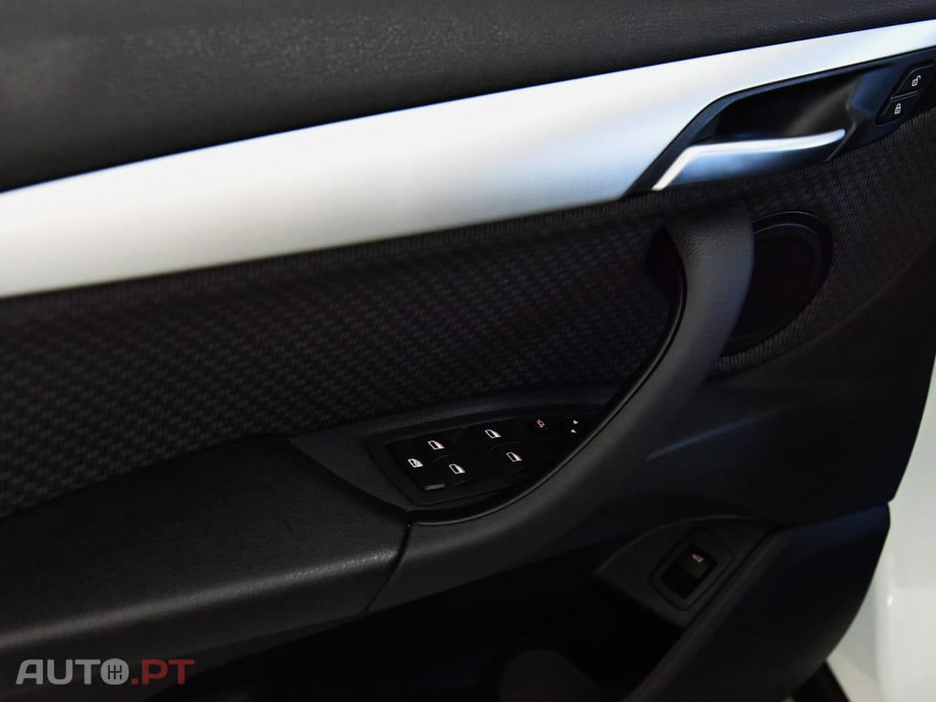 BMW X1 16 d sDrive Advantage — fotografia 27