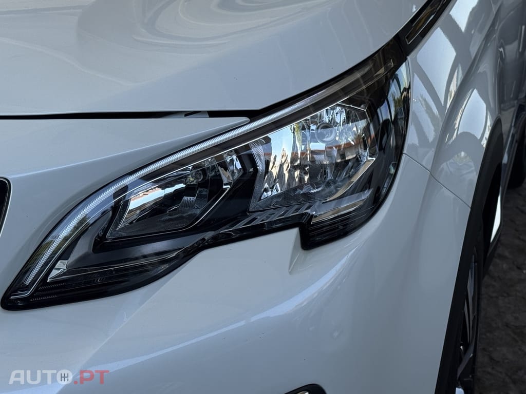 Peugeot 3008 1.2 PureTech Allure EAT8