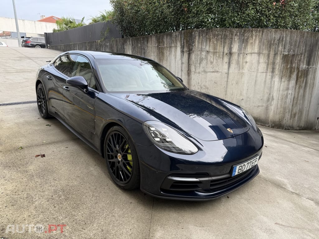 Porsche Panamera 4 E-Hybrid Platinum Edition