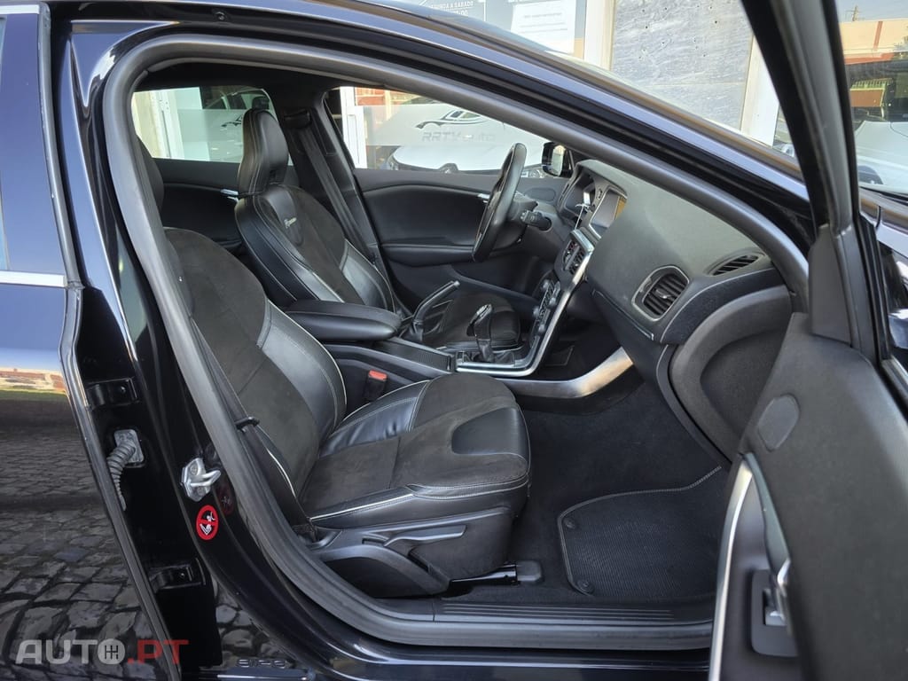 Volvo V40 D2 R Design