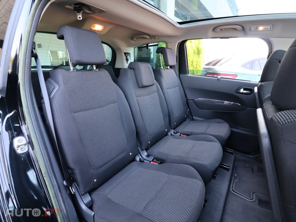 Peugeot 5008 1.6 E-HDi 7L Active 2-Tronic
