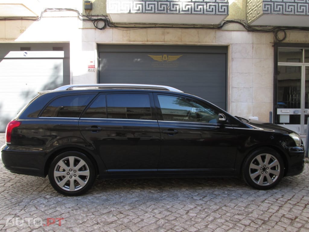 Toyota Avensis 2.0 D-4D Sol+GPS